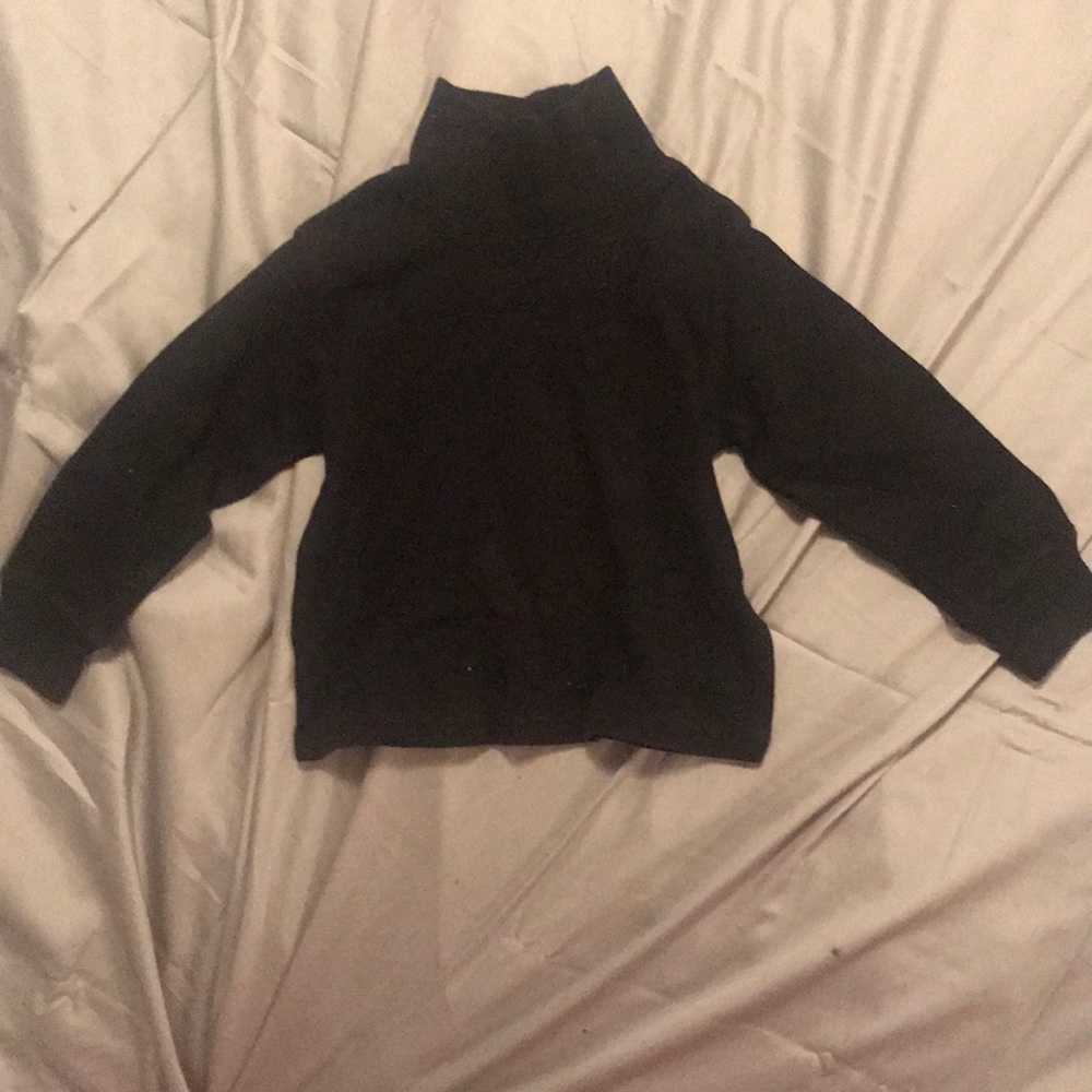 3T solid black turtle neck